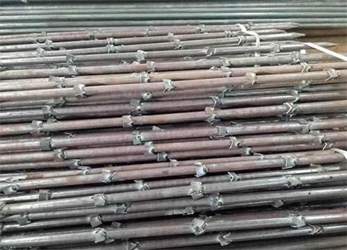 加格达奇隧道钢花管